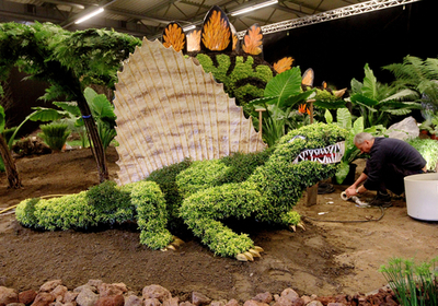 今にも飛びかかりそうな･･･植木です、ベルギー花の祭典