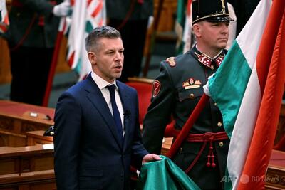 オルバン政権時代に幕、マジャル氏が新首相に就任 ハンガリー