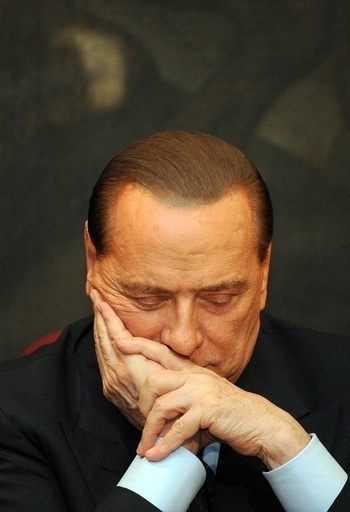 ベルルスコーニ前首相に禁錮1年、盗聴記録漏えいで