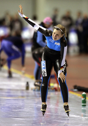 ＜ISU世界スピードスケート距離別選手権2007＞女子500メートル、ウォルフ 2本目に世界記録を更新し優勝を果たす - 米国