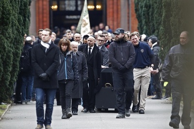 デンマーク銃撃事件、犠牲者を埋葬 首相も参列 