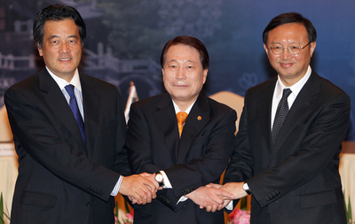 日中韓外相会談、哨戒艦沈没などで意見交換