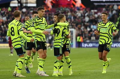 アーセナルが6発大勝、マンUは終盤の決勝点でビラ下す