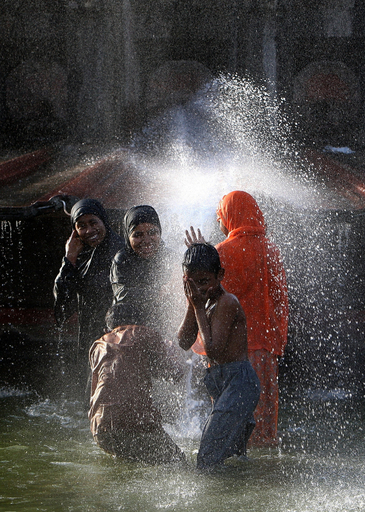 気温41度、暑さ続くニューデリー