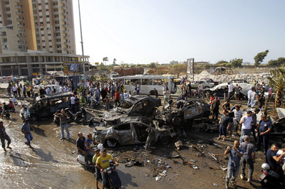 スンニ派モスクで車爆弾が連続爆発、42人死亡 レバノン北部