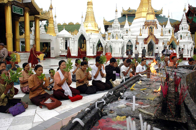スーチーさん拘束から3年 自宅軟禁続く - ミャンマー
