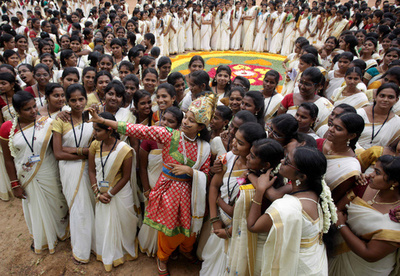 女性に無料で豊胸手術 「美しく見える権利ある」  印タミルナド州