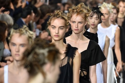 「ディーゼル ブラック ゴールド」17年春夏