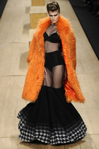 ＜11/12年秋冬ミラノコレクション＞フランキー・モレッロ