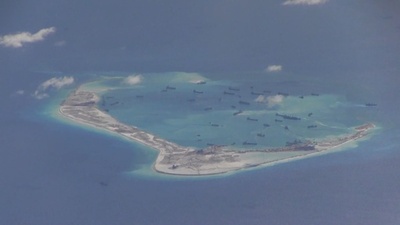 中国が南シナ海の人工島に兵器、米国が確認