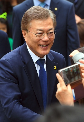 韓国大統領選、文候補が大差で勝利か 出口調査