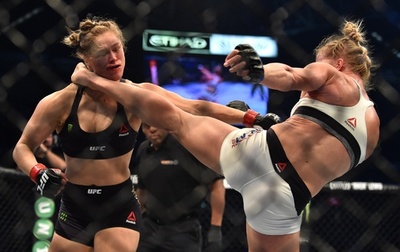 襲う相手間違えた Ufc女性ファイターがリオで強盗を返り討ち 写真1枚 国際ニュース Afpbb News