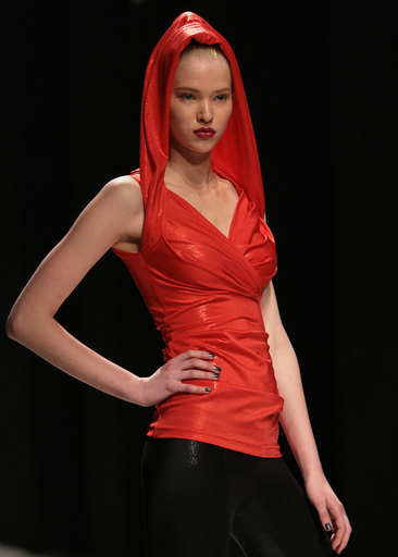 ＜07/08年秋冬ポルトガル・ファッション・ウィーク＞デルフィーヌ・ムラ、新作を発表 - ポルトガル