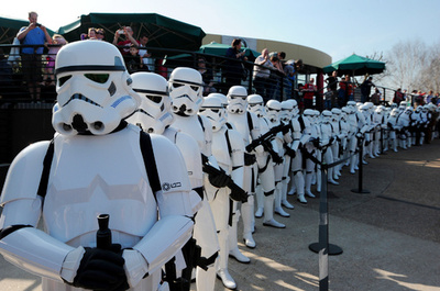 「スター・ウォーズ」新作の公開日決定、2015年12月18日