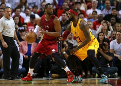 ヒートがウェイドの活躍で勝利、レブロンは白星を飾れず