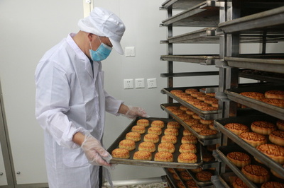 豪華すぎる「賄賂月餅」は消えたのか 中国・中秋節の商戦