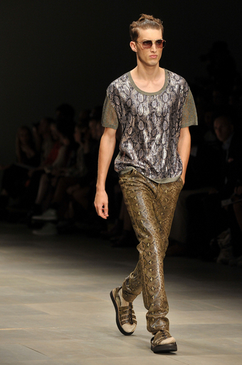 ＜12年春夏ロンドンコレクション＞ジェームス・ロング