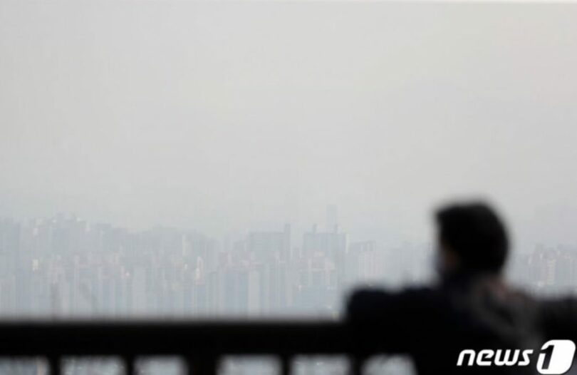 ソウル・南山から眺めた都心一帯がぼやけてみえる(c)news1