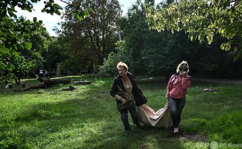 厳しい冬に備える住民 ウクライナ東部ドネツク