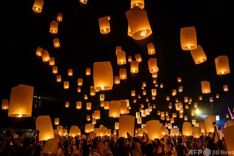 夜空彩る伝統の光 タイでロイクラトン祭り 写真枚 国際ニュース Afpbb News