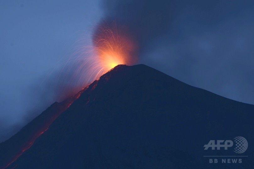 中米グアテマラ フエゴ火山が噴火 写真枚 国際ニュース Afpbb News