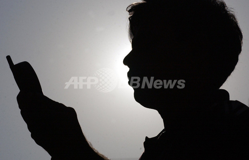 ナイジェリアの大学入学試で、約2000人が携帯電話でカンニング ナイジェリアの大学入学試で、約2000人が携帯電話でカンニング