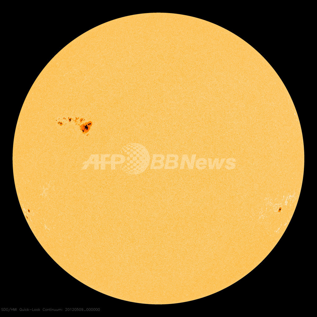 太陽に巨大な黒点群、大規模フレアの前兆か NASA