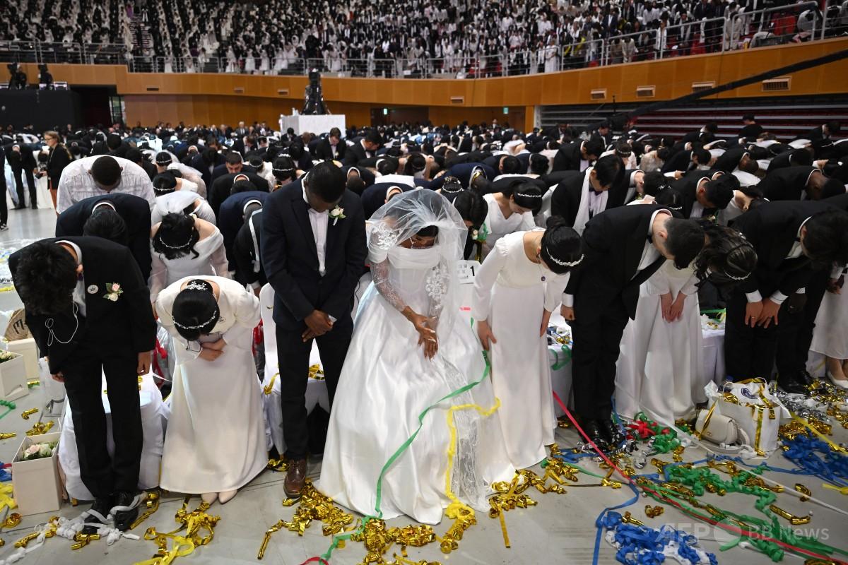 旧統一教会、韓国で合同結婚式 1300組が参加 写真6枚 国際