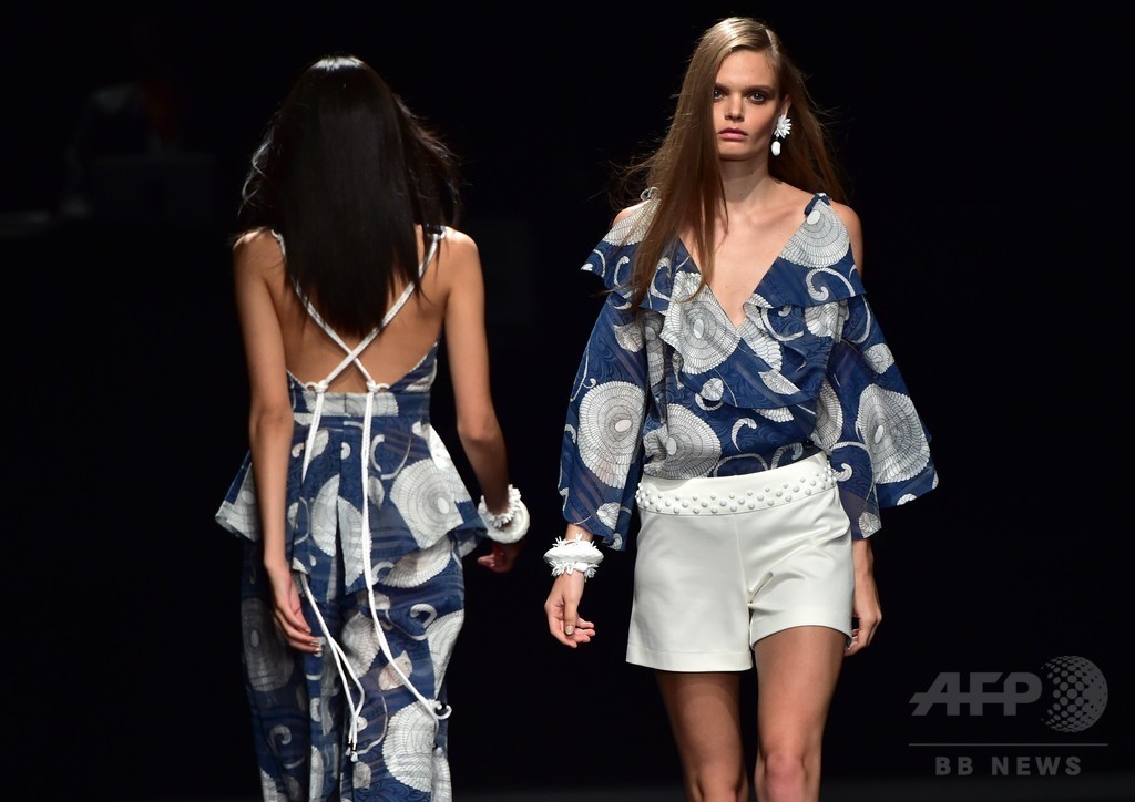 「タエ アシダ」16年春夏コレクション