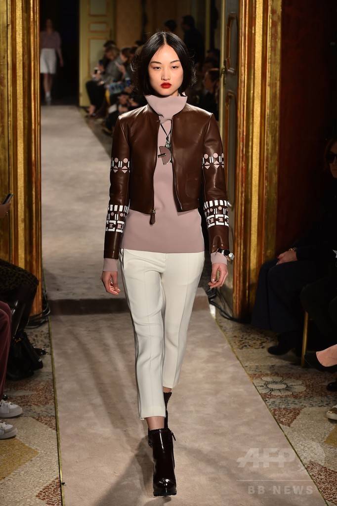 レザートレンチやクロップドジャケットで洗練された印象に、「トッズ」15/16秋冬