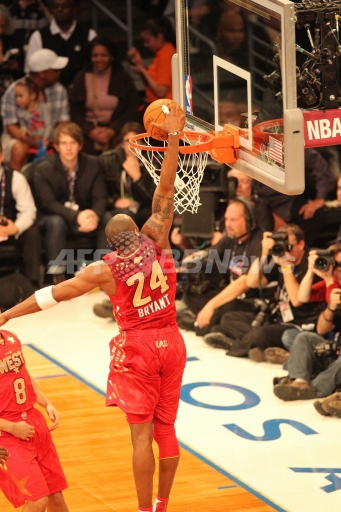 ウエストが勝利、ブライアントが4度目のMVP受賞 NBAオールスター 写真