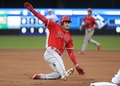18MLB、トロント・ブルージェイズ対ロサンゼルス・エンゼルス。先発出場したロサンゼルス・エンゼルスの大谷翔平（2018年5月23日撮影）。(c)Tom Szczerbowski/Getty Images/AFP