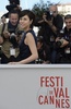南仏カンヌ（Cannes）で開催中の第66回カンヌ国際映画祭（Cannes Film Festival）で20日、コンペティション部門に出品されている三池崇史（Takashi Miike）監督作『藁の楯』の公式上映が行われ、監督とともに主演の大沢たかお（Takao Osawa）、共演者の松嶋菜々子（Nanako Matsushima）がレッドカーペットを歩いた。この日は、公式上映に先立ち、記者会見とフォトコールも行われた。

写真は、フォトコールに登場した松嶋（2013年5月20日撮影）。(c)AFP/ANNE-CHRISTINE POUJOULAT