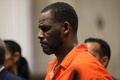 米シカゴの裁判所に出廷したR・ケリー被告（2019年9月17日撮影、資料写真）。(c)Antonio PEREZ / POOL / AFP