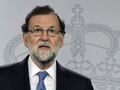 スペインの首都マドリードの首相府で記者会見するマリアノ・ラホイ首相（2017年10月27日撮影）。(c)AFP/JAVIER SORIANO