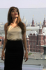 ロシア・モスクワ（Moscow）にある赤の広場（Red Square）前でフォトコールに望んだアンジェリーナ・ジョリー（Angelina Jolie、2010年7月25日撮影）。(c)AFP