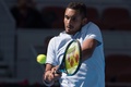 テニス、中国オープン、男子シングルス2回戦。リターンを打つニック・キリオス（2017年10月4日撮影）。(c)AFP/Nicolas ASFOURI