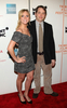 ニューヨーク（New York）で開催中の「2008トライベッカ映画祭（2008 Tribeca Film Festival）」で行われた映画『Finding Amanda』のプレミア上映会に登場した、女優のブリタニー・スノウ（Brittany Snow、左）とマシュー・ブロデリック（Matthew Broderick）（2008年4月29日撮影）。(c)AFP/Getty Images/Stephen Lovekin