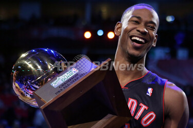ロスがダンクコンテスト優勝、NBAオールスター 写真15枚 国際ニュース