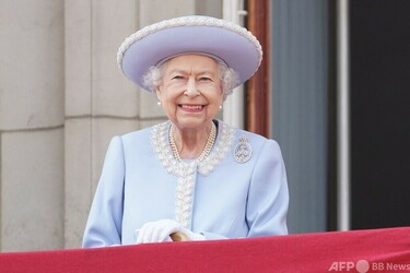 超貴重・レア！エリザベス女王死去号外！現地新聞 エリザベス英女王が死去 96歳 写真7枚 国際ニュース：AFPBB News