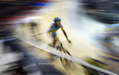 ベルギーのロードレース宣伝ポスター、「性差別」と抗議を受ける