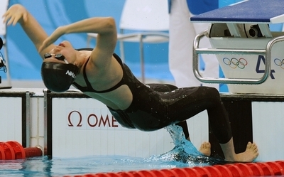 中村 全体3位で100メートル背泳ぎ決勝へ