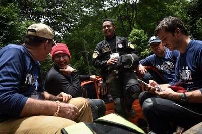 タイ洞窟救出豪ダイバーに外交特権、「失敗しても訴追免除」 報道