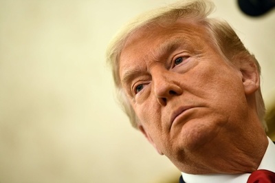 トランプ米大統領、コロナ経済対策法案に署名