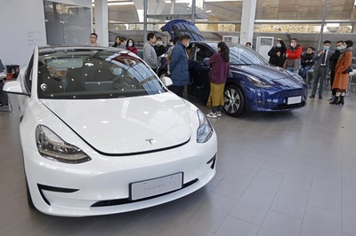 テスラ車、中国で失速する理由
