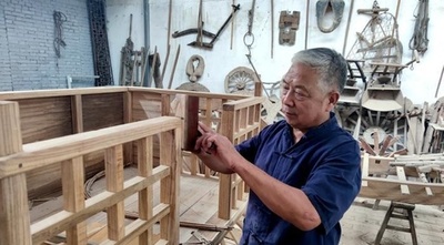 中国の職人が2000年以上前の戦車を再現、くぎを使わない匠の技