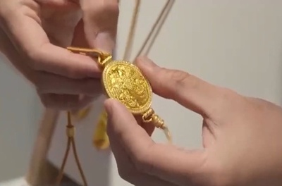 中国では金装飾品が人気 黄金先物価格が週間で8%超下落の影響