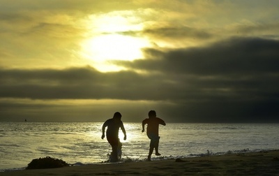 米少年の3.6～7.6％、「13歳までに性交渉」 調査