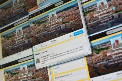 ローマ法王、初のツイートを送信