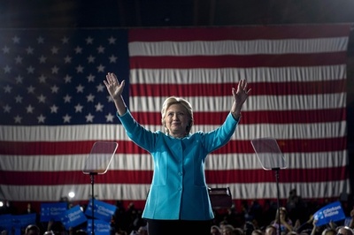 クリントン氏、仏オランド大統領と血縁関係？ 系譜学者の主張